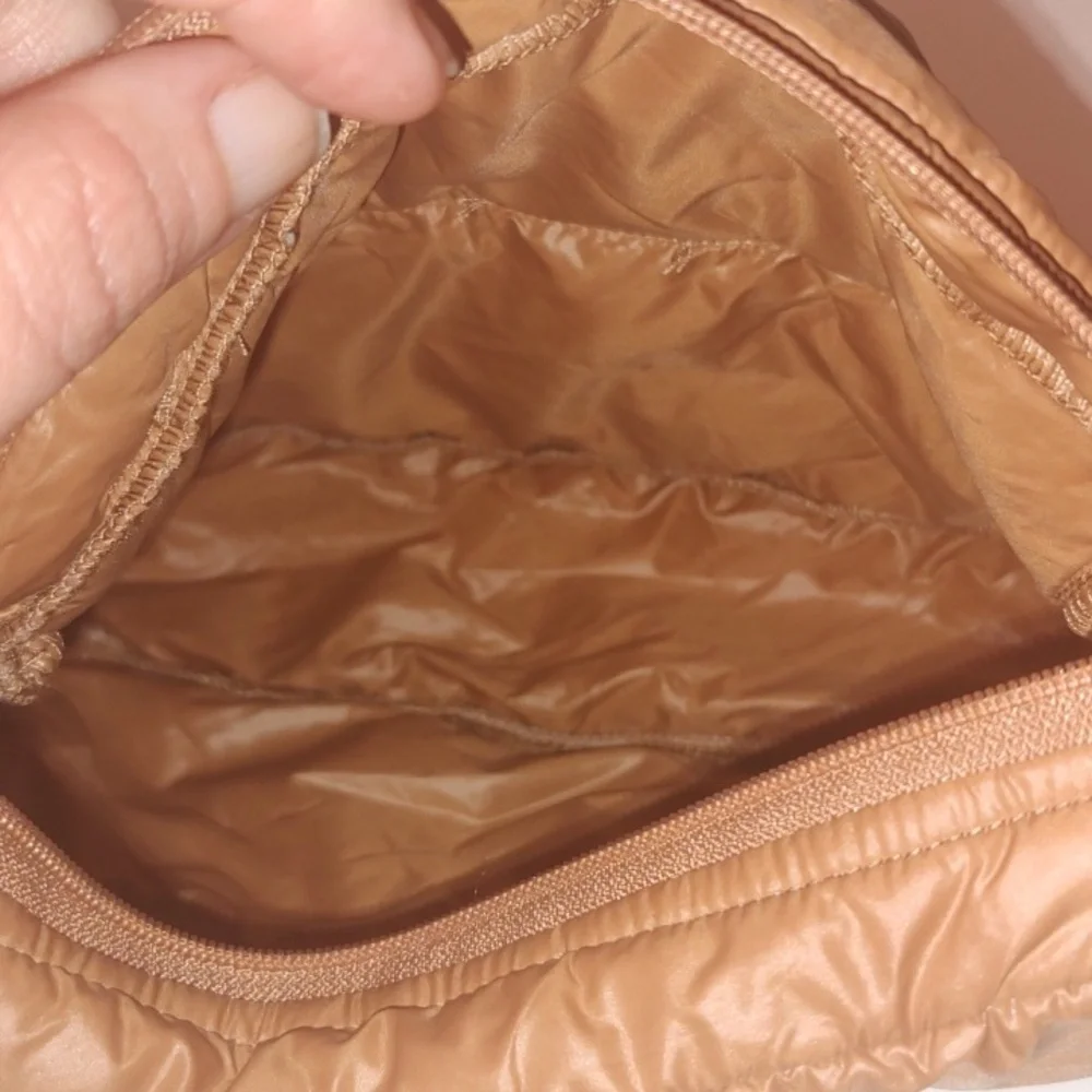 Anorak Burnt Orange Puffy Travel Toiletry Bag Pouch zipper lightweight‎